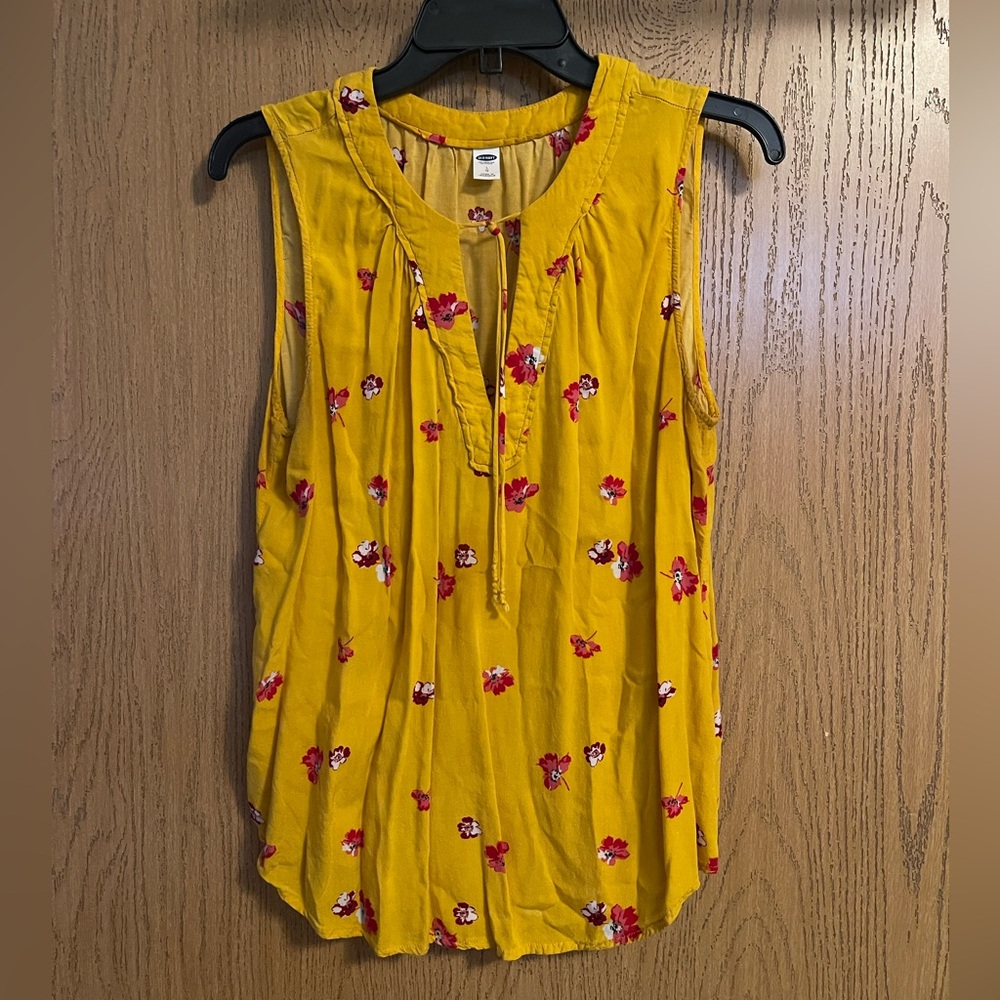 Old Navy Yellow Sleeveless Pleated Blouse